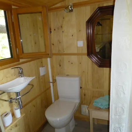 Cabane Perchee Dans Les Arbres Robion en Luberon Exterior photo