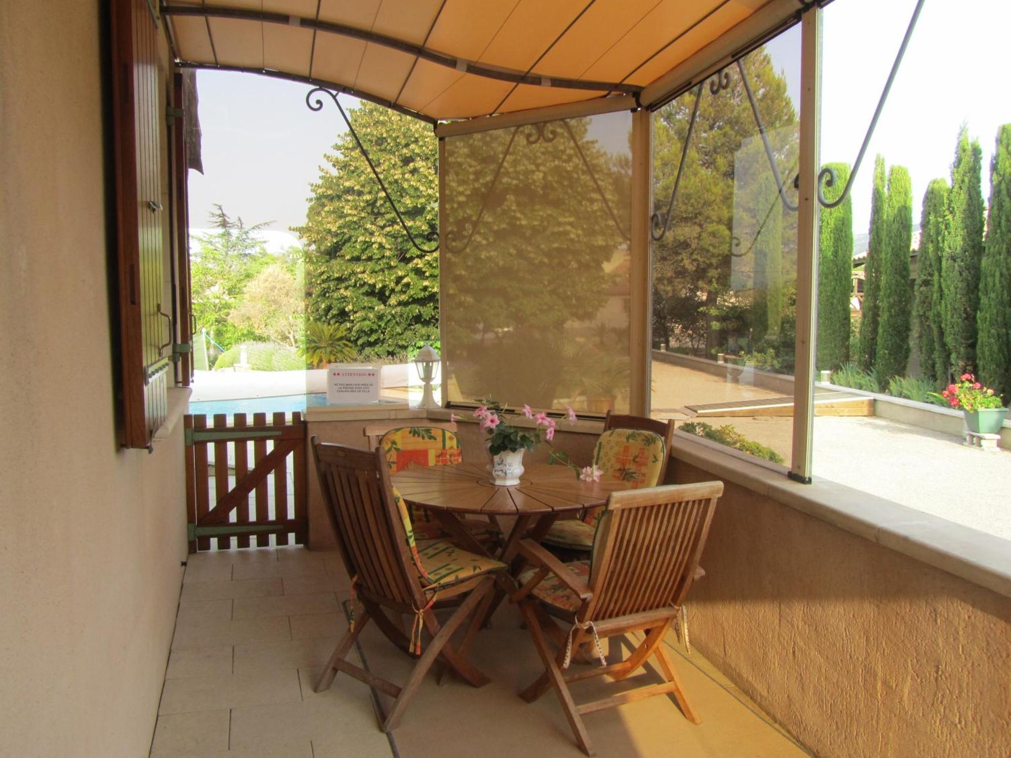 Perchée Dans Les Arbres Et Terrasse Ensoleillée Apartamento Robion en Luberon